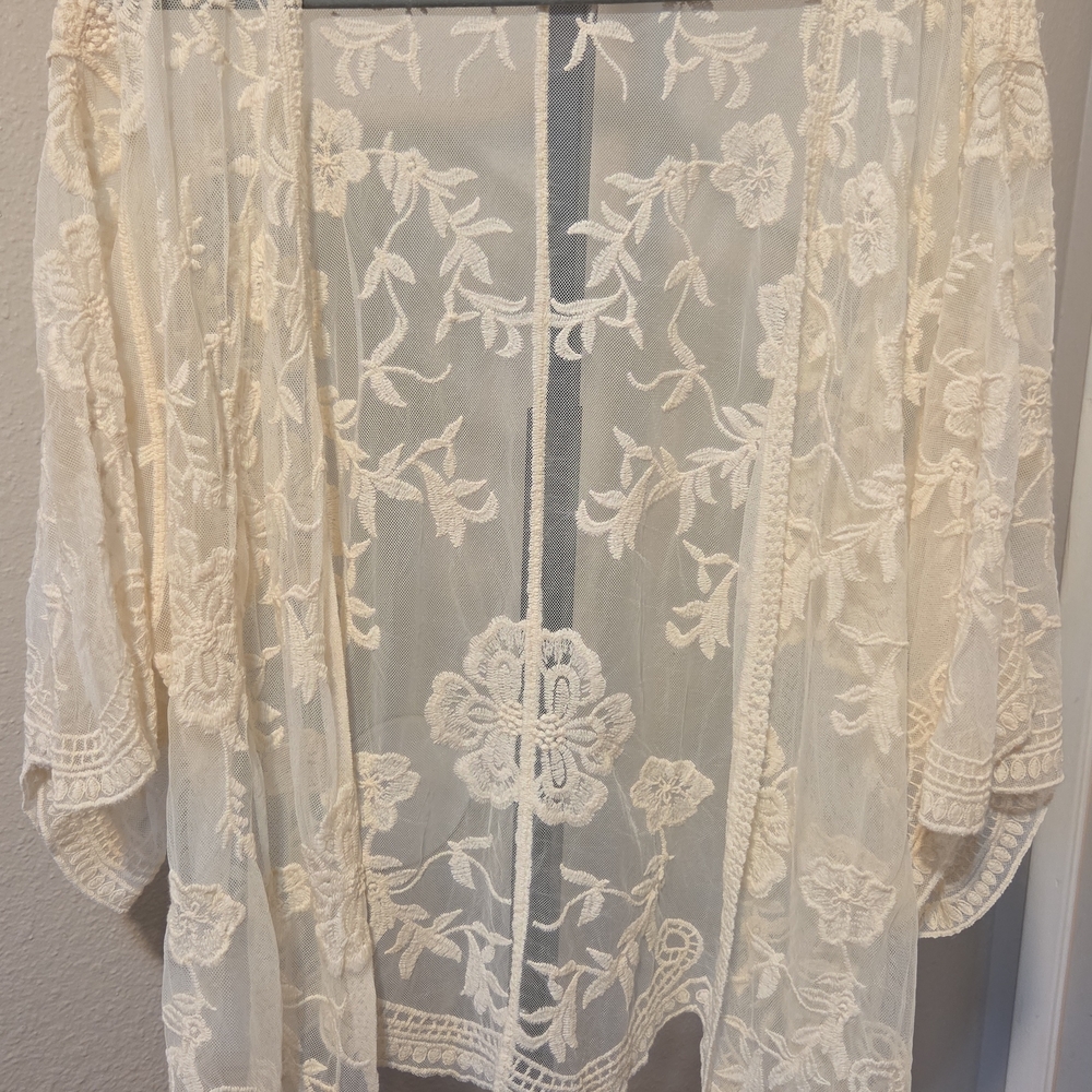 Elegant Lace Kimono Cardigan